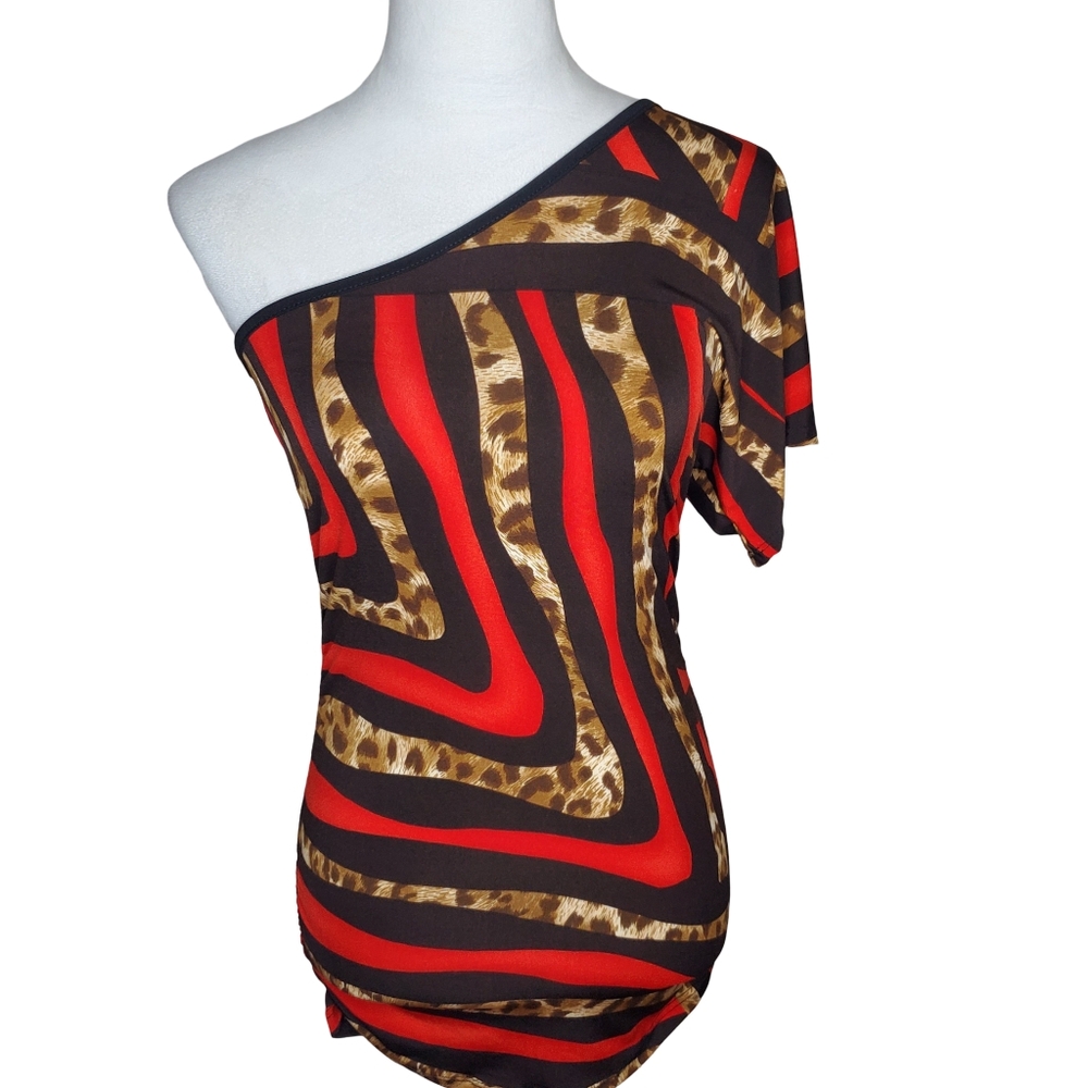 🦋LUCAYA One Shoulder Bold Print Top